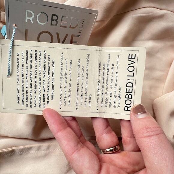 Robed with Love Pink Hildy Robe Short Tie Belt Satin Floral Sheer Size Medium M - Picture 15 of 16